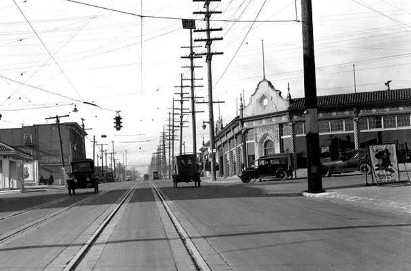 View of 45th Street and Roosevelt Way NE   in 1928 (including Block44 on the right)