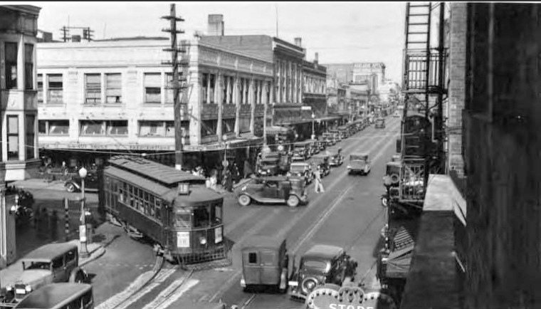 Looking north on University Way NE from NE 45th Street, 1940. University District (Seattle, WA). Courtesy of the UW Digital Collections.