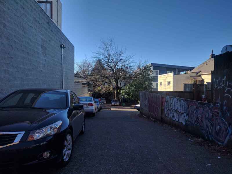 Parking Area Between Apartment Complexes on Brooklyn & University Way and 52nd & 55th St. 