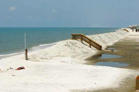 Earthen berm